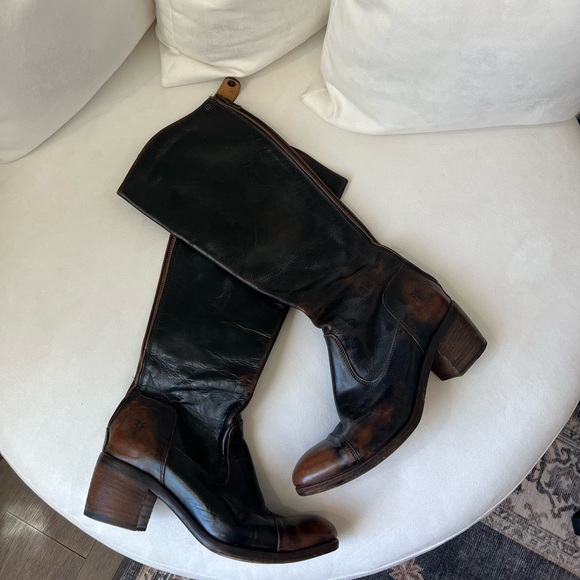 Frye Shoes - Frye leather dark brown boots 👢